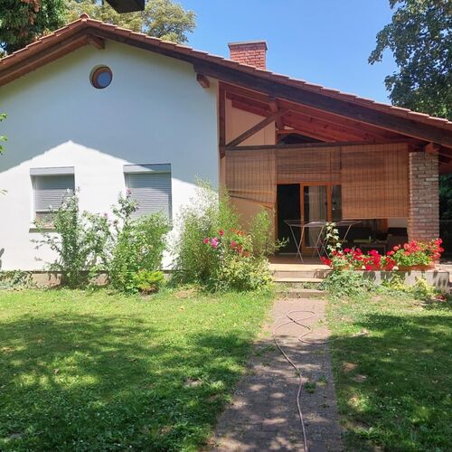 Erdei Óvoda és Iskola Komlóska 