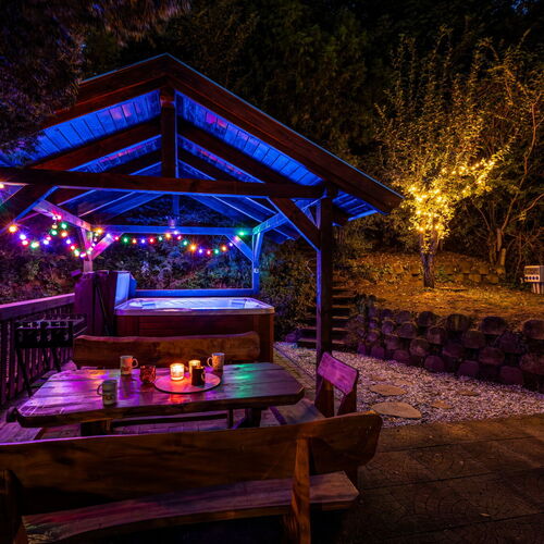 Tiltott Rengeteg Üdülőház Balatonfűzfő 