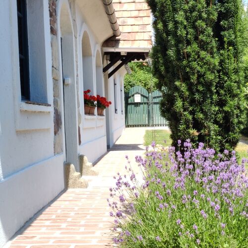 Titkoskert Kenese Vendégház Balatonkenese 3 Titkoskert Kenese Vendégház Balatonkenese