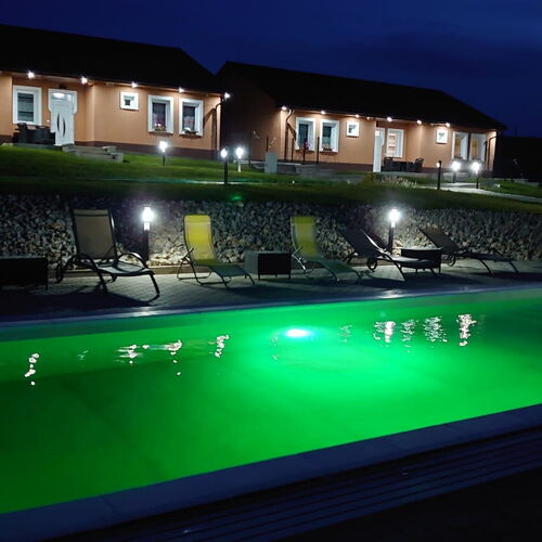 Tiván Vendégházak**** Uppony 