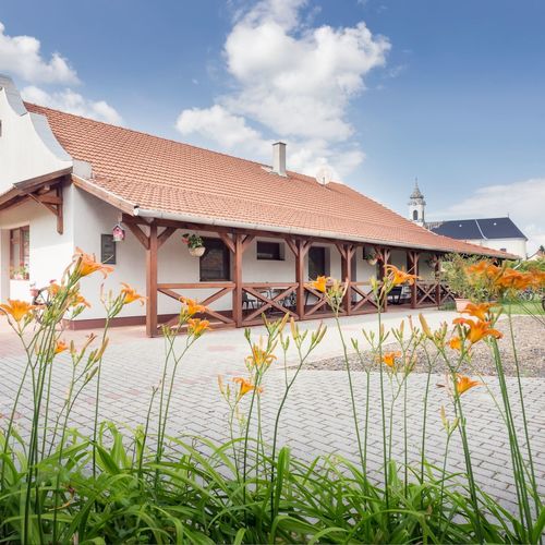 Tornácos Vendégház Sarud 