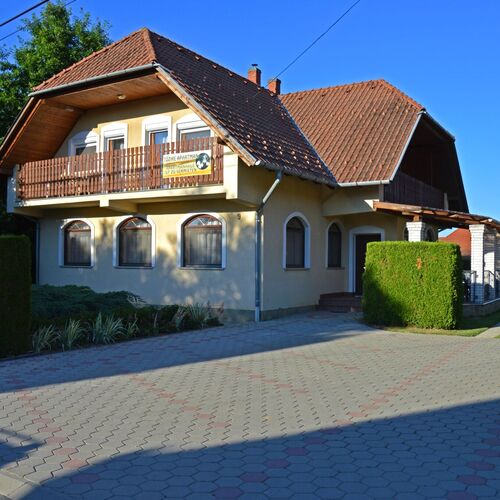 Tőzike Apartmanház Lenti 