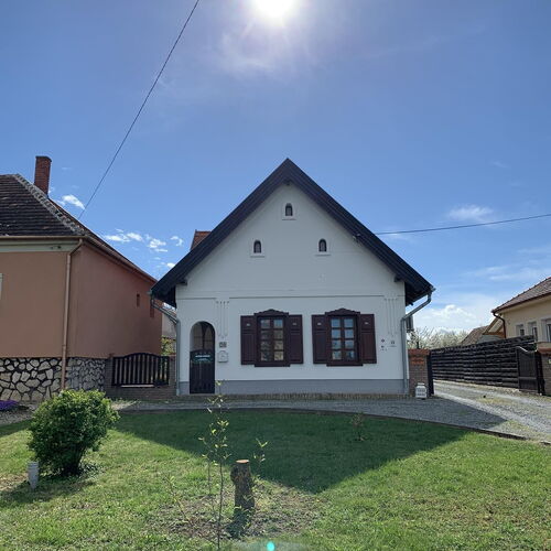 Tulipános Vendégház Fertőszentmiklós 