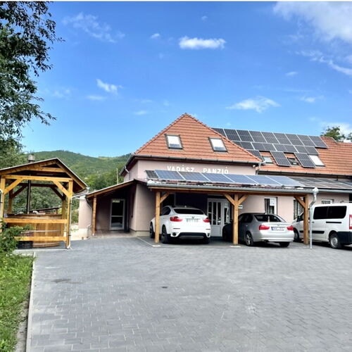 Vadász Panzió és Söröző Hollóháza 