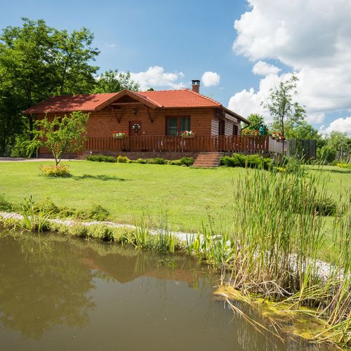 Vadmacska Vadász és Vendégház Tatabánya Csákányospuszta 