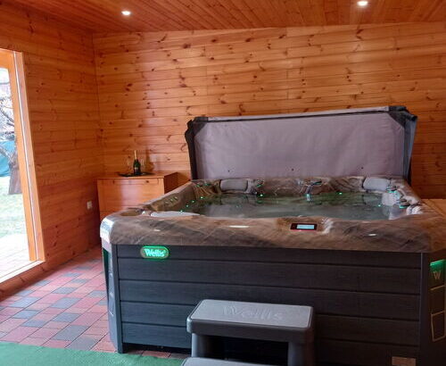 Vár-Lak Apartman Privát Jakuzzival Szilvásvárad 