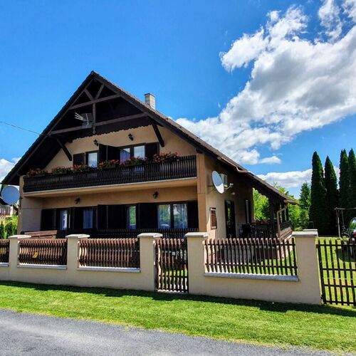 Varga Gardens Vendégház Balatonmáriafürdő 