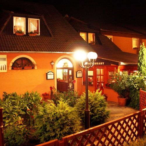 Vasmacska Panzió Komárom 