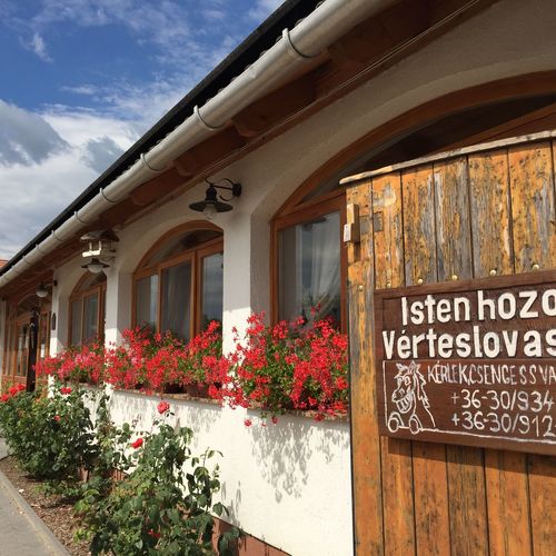 Vérteslovas Erdei Iskola és Szabadidőpark 3 Vérteslovas Erdei Iskola és Szabadidőpark