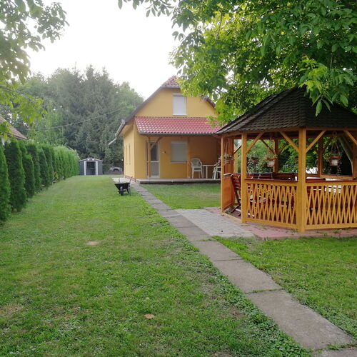 Platán Holiday Apartman Balatonboglár 
